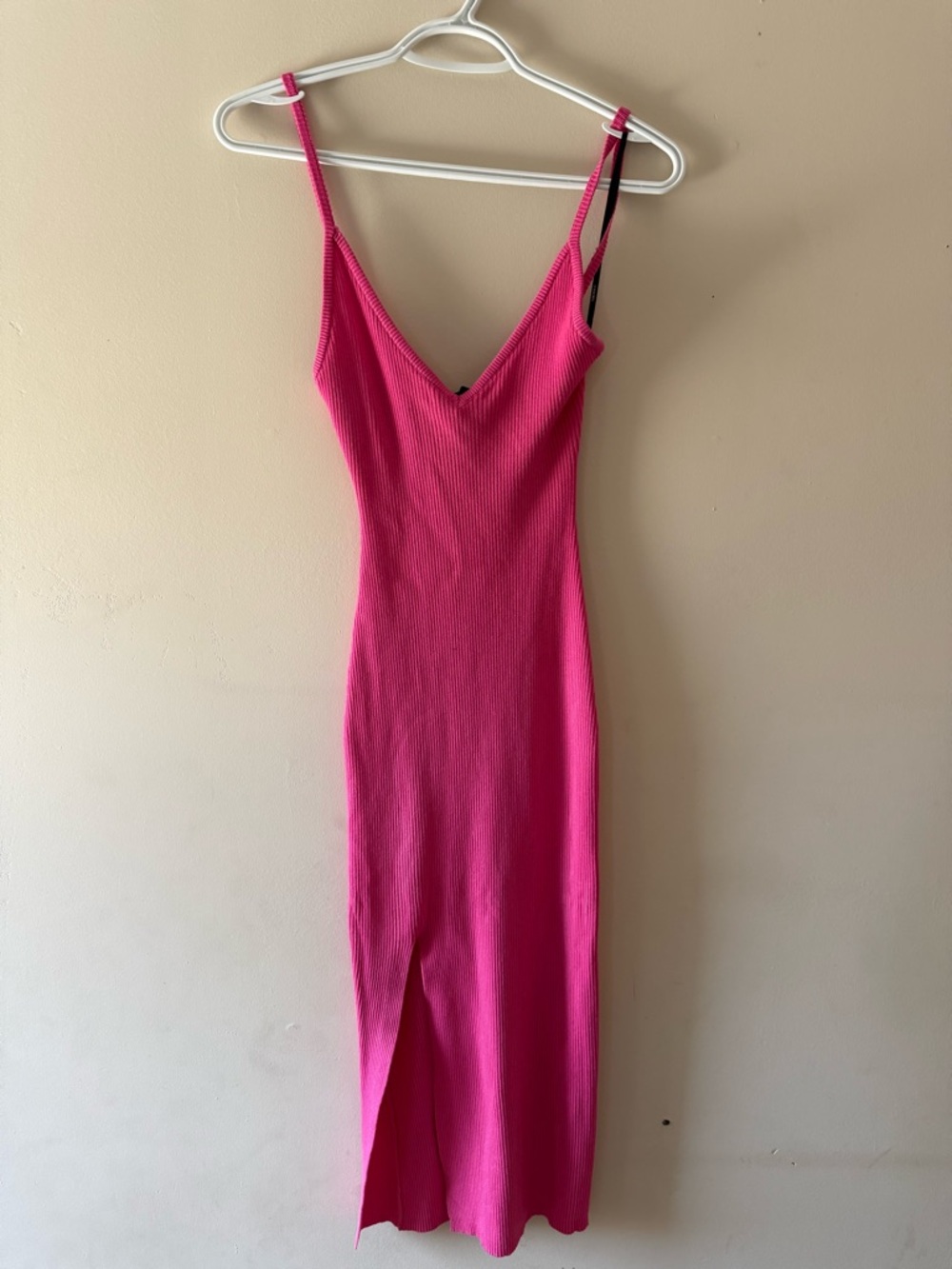 Forever 21 Hot Pink Ribbed V-Neck Midi Dress